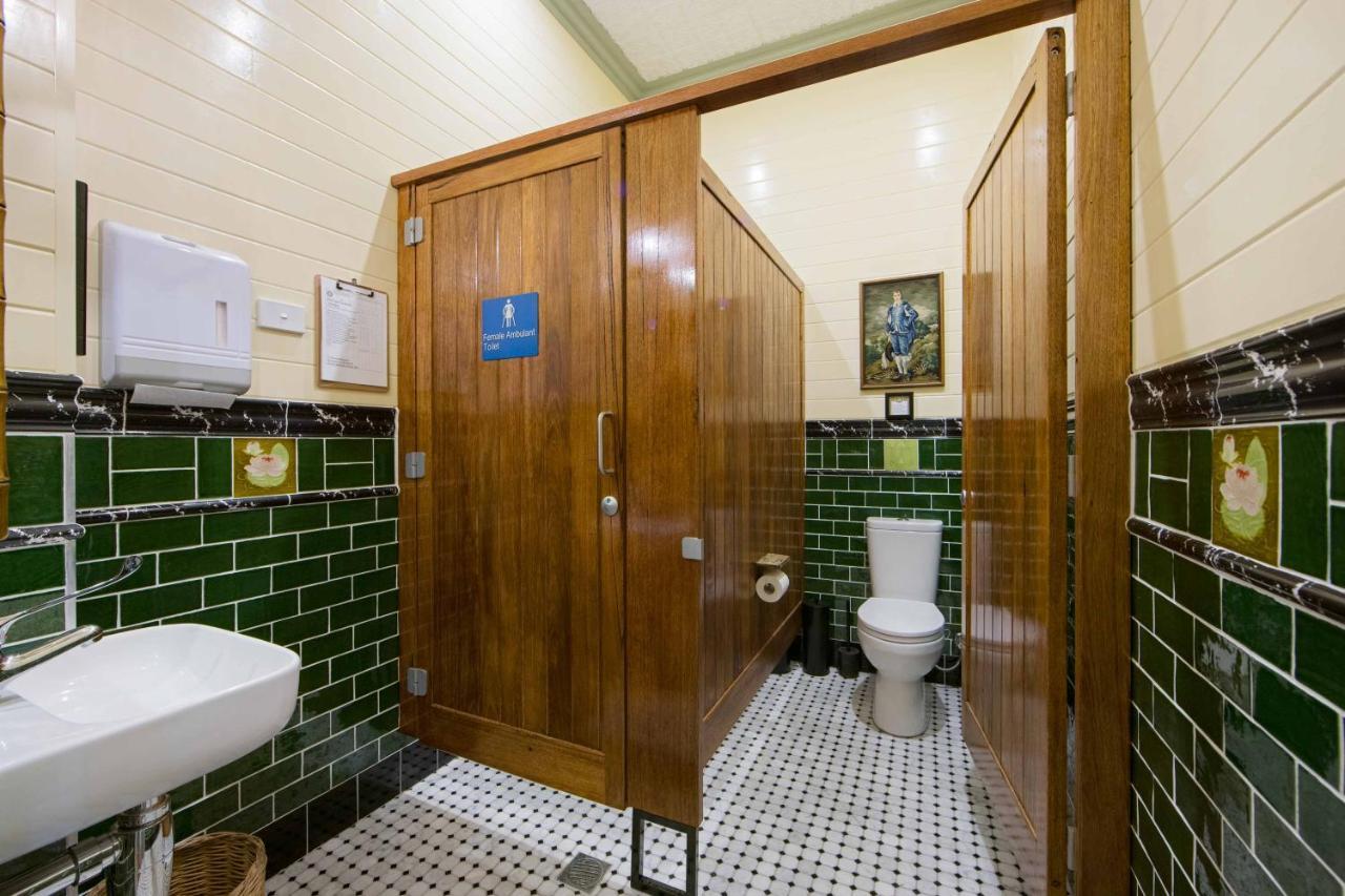 The Old Bank Gladstone Licensed Restaurant & Boutique Accommodation Hat Head 외부 사진